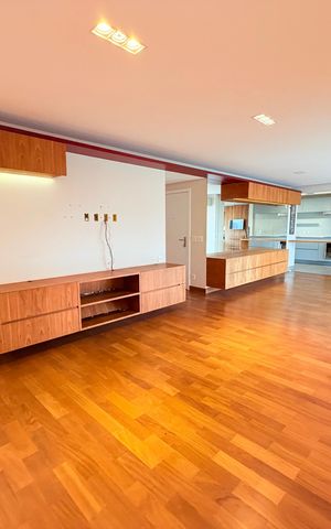 Apartamento à venda com 167m², 3 quartos e 3 vagas Apartamento à venda com 167m², 3 quartos e 3 vagasSala