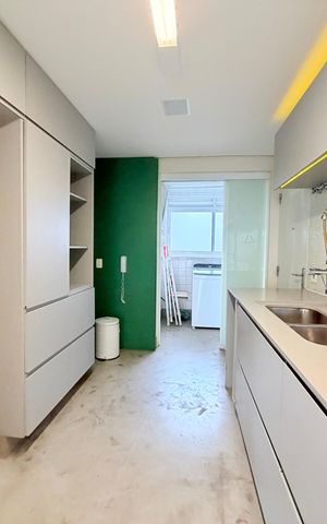 Apartamento à venda com 167m², 3 quartos e 3 vagas Apartamento à venda com 167m², 3 quartos e 3 vagasCozinha