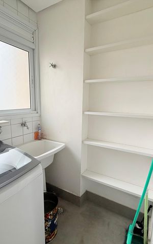 Apartamento à venda com 167m², 3 quartos e 3 vagas Apartamento à venda com 167m², 3 quartos e 3 vagasLavanderia