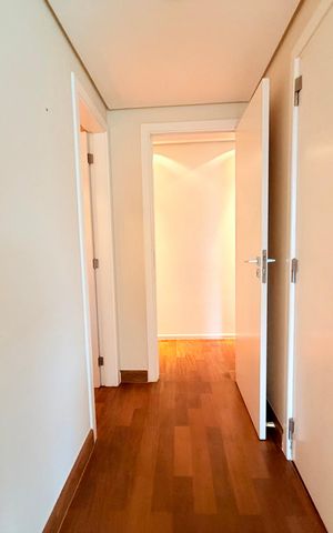 Apartamento à venda com 167m², 3 quartos e 3 vagas Apartamento à venda com 167m², 3 quartos e 3 vagasQuartos