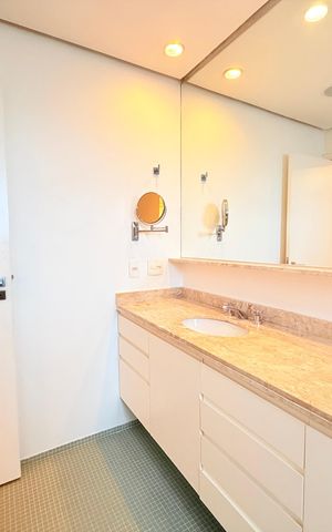 Apartamento à venda com 167m², 3 quartos e 3 vagas Apartamento à venda com 167m², 3 quartos e 3 vagasBanheiro 2