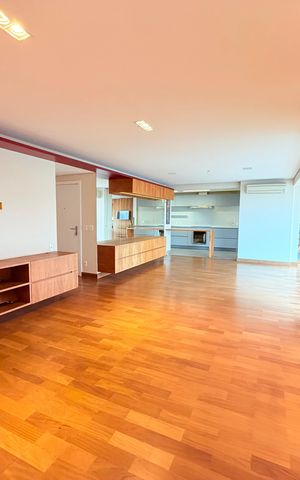 Apartamento à venda com 167m², 3 quartos e 3 vagas Apartamento à venda com 167m², 3 quartos e 3 vagasSala