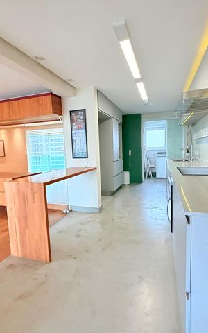Apartamento à venda com 167m², 3 quartos e 3 vagas Apartamento à venda com 167m², 3 quartos e 3 vagasVaranda