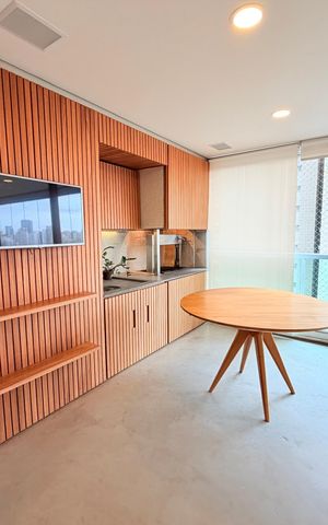 Apartamento à venda com 167m², 3 quartos e 3 vagas Apartamento à venda com 167m², 3 quartos e 3 vagasVaranda