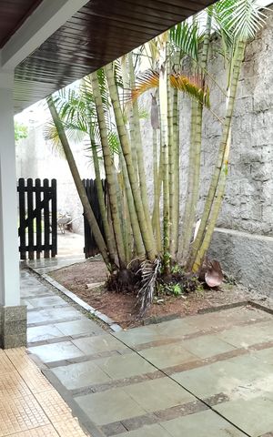 Casa de condomínio para alugar com 400m², 5 quartos e 2 vagas