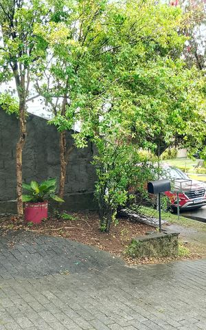Casa de condomínio para alugar com 400m², 5 quartos e 2 vagas