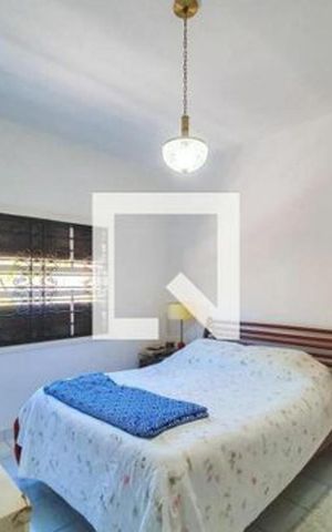 Casa para alugar com 250m², 3 quartos e 3 vagas Casa para alugar com 250m², 3 quartos e 3 vagasQuarto