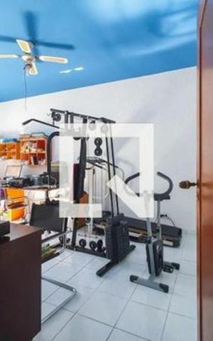 Casa para alugar com 250m², 3 quartos e 3 vagas Casa para alugar com 250m², 3 quartos e 3 vagasQuarto