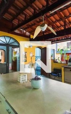 Casa para alugar com 250m², 3 quartos e 3 vagas Casa para alugar com 250m², 3 quartos e 3 vagasÁrea externa