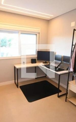 Casa para alugar com 250m², 3 quartos e 3 vagas Casa para alugar com 250m², 3 quartos e 3 vagasQuarto
