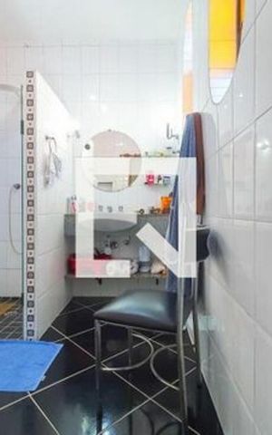 Casa para alugar com 250m², 3 quartos e 3 vagas Casa para alugar com 250m², 3 quartos e 3 vagasBanheiro