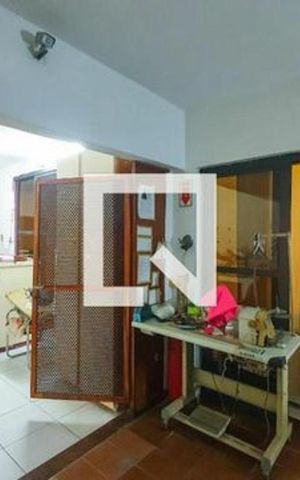 Casa para alugar com 250m², 3 quartos e 3 vagas Casa para alugar com 250m², 3 quartos e 3 vagasÁrea Comum