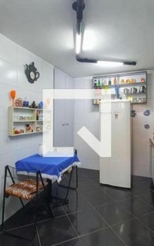 Casa para alugar com 250m², 3 quartos e 3 vagas Casa para alugar com 250m², 3 quartos e 3 vagasCozinha
