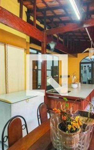 Casa para alugar com 250m², 3 quartos e 3 vagas Casa para alugar com 250m², 3 quartos e 3 vagasÁrea externa