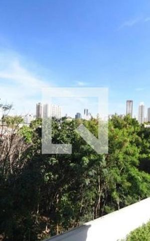 Casa para alugar com 250m², 3 quartos e 3 vagas Casa para alugar com 250m², 3 quartos e 3 vagasVista
