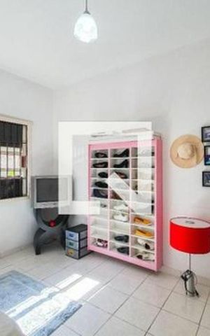 Casa para alugar com 250m², 3 quartos e 3 vagas Casa para alugar com 250m², 3 quartos e 3 vagasQuarto