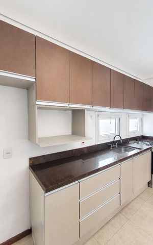 Casa de condomínio para alugar com 175m², 4 quartos e 3 vagasCozinha