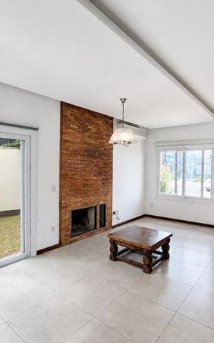 Casa de condomínio para alugar com 175m², 4 quartos e 3 vagasSala