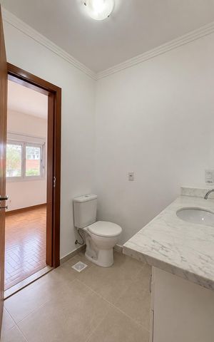 Casa de condomínio para alugar com 175m², 4 quartos e 3 vagasBanheiro 2