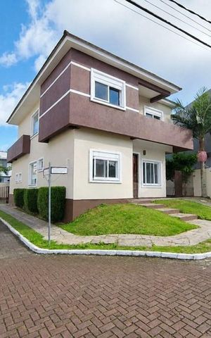 Casa de condomínio para alugar com 175m², 4 quartos e 3 vagasFachada