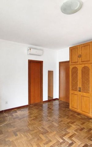 Casa de condomínio para alugar com 175m², 4 quartos e 3 vagasQuarto