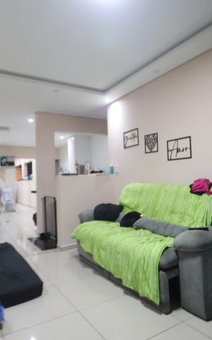 Casa à venda com 100m², 2 quartos e 3 vagasSala