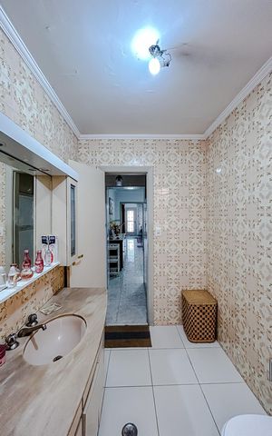 Casa à venda com 129m², 3 quartos e 1 vagaBanheiro