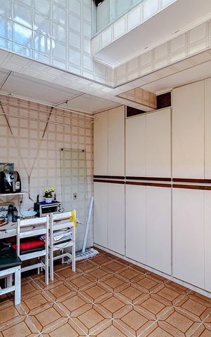 Casa à venda com 129m², 3 quartos e 1 vagaÁrea de Serviço