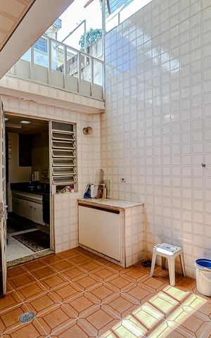 Casa à venda com 129m², 3 quartos e 1 vagaÁrea de Serviço