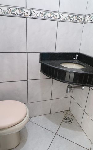 Casa para alugar com 195m², 4 quartos e 4 vagasLavabo
