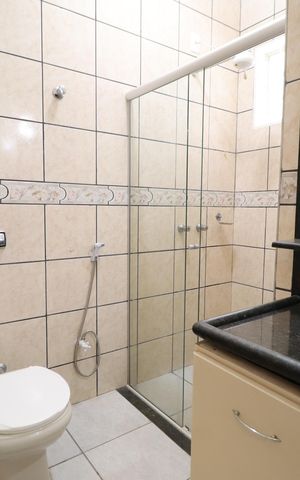 Casa para alugar com 195m², 4 quartos e 4 vagasBanheiro Social