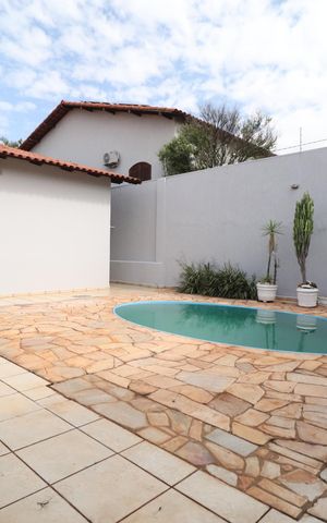 Casa para alugar com 195m², 4 quartos e 4 vagasPiscina