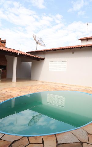 Casa para alugar com 195m², 4 quartos e 4 vagasPiscina