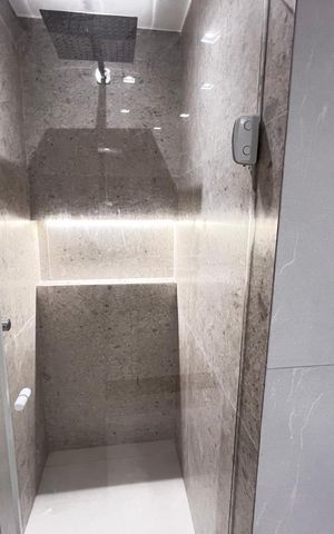 Apartamento à venda com 80m², 2 quartos e 1 vaga Apartamento à venda com 80m², 2 quartos e 1 vagaBanheiro Social