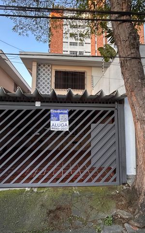Casa para alugar com 280m², 4 quartos e 2 vagas Casa para alugar com 280m², 4 quartos e 2 vagasFachada