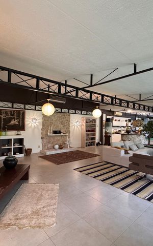 Casa para alugar com 10000m², 3 quartos e 4 vagas Casa para alugar com 10000m², 3 quartos e 4 vagasSala