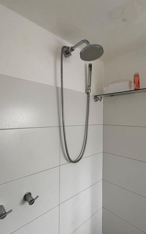 Casa para alugar com 10000m², 3 quartos e 4 vagas Casa para alugar com 10000m², 3 quartos e 4 vagasSuíte 1 - Banheiro