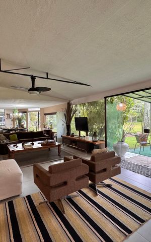 Casa para alugar com 10000m², 3 quartos e 4 vagas Casa para alugar com 10000m², 3 quartos e 4 vagasSala