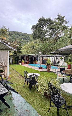 Casa para alugar com 10000m², 3 quartos e 4 vagas Casa para alugar com 10000m², 3 quartos e 4 vagasÁrea externa