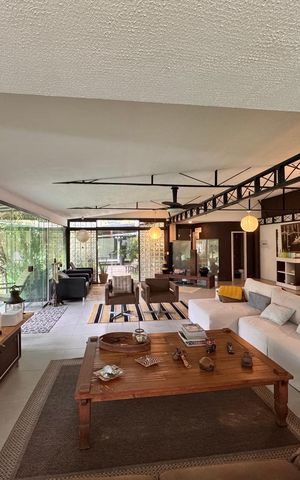Casa para alugar com 10000m², 3 quartos e 4 vagas Casa para alugar com 10000m², 3 quartos e 4 vagasSala