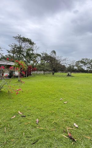 Casa para alugar com 10000m², 3 quartos e 4 vagas Casa para alugar com 10000m², 3 quartos e 4 vagasÁrea externa