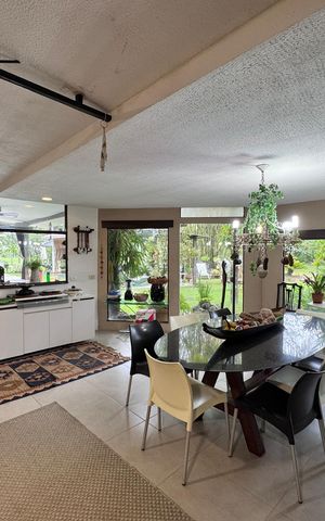 Casa para alugar com 10000m², 3 quartos e 4 vagas Casa para alugar com 10000m², 3 quartos e 4 vagasSala