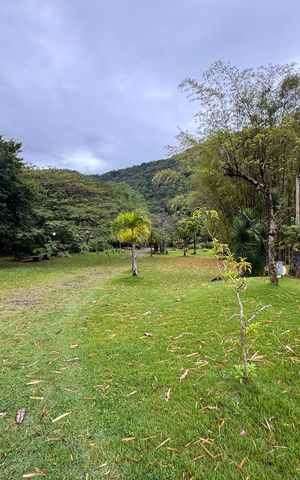 Casa para alugar com 10000m², 3 quartos e 4 vagas Casa para alugar com 10000m², 3 quartos e 4 vagasÁrea externa