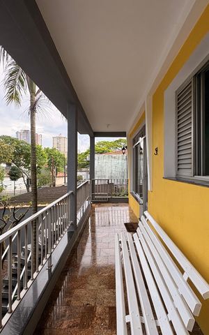 Casa para alugar com 190m², 4 quartos e 3 vagas Casa para alugar com 190m², 4 quartos e 3 vagasVaranda