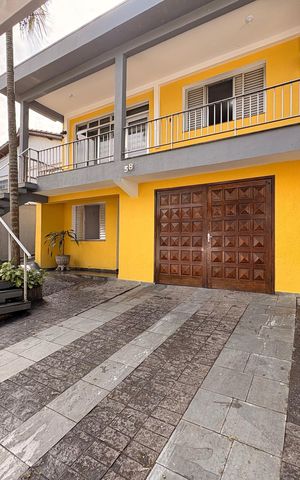 Casa para alugar com 190m², 4 quartos e 3 vagas Casa para alugar com 190m², 4 quartos e 3 vagasGaragem