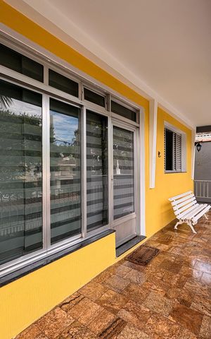 Casa para alugar com 190m², 4 quartos e 3 vagas Casa para alugar com 190m², 4 quartos e 3 vagasVaranda