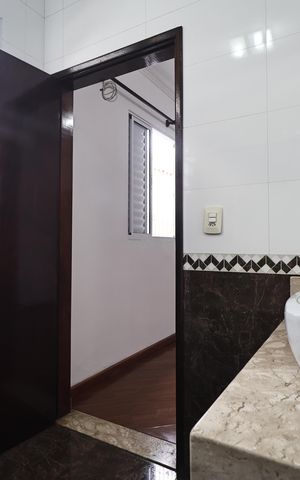 Casa para alugar com 190m², 4 quartos e 3 vagas Casa para alugar com 190m², 4 quartos e 3 vagasBanheiro da Suíte
