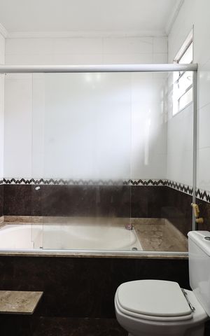 Casa para alugar com 190m², 4 quartos e 3 vagas Casa para alugar com 190m², 4 quartos e 3 vagasBanheiro da Suíte