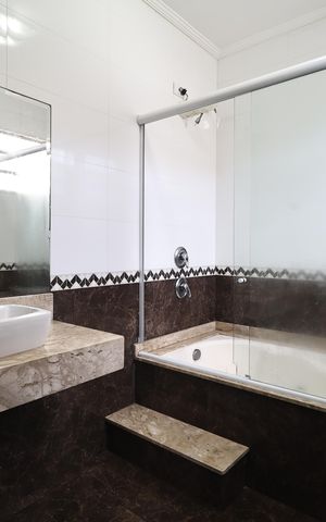 Casa para alugar com 190m², 4 quartos e 3 vagas Casa para alugar com 190m², 4 quartos e 3 vagasBanheiro da Suíte