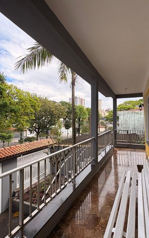 Casa para alugar com 190m², 4 quartos e 3 vagas Casa para alugar com 190m², 4 quartos e 3 vagasVaranda